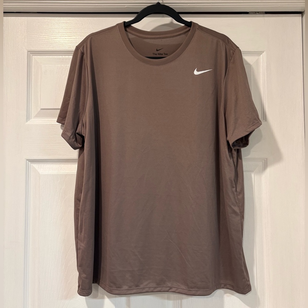 Nike Women's Brown Short Sleeve Tee